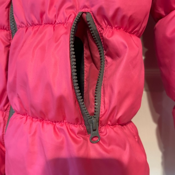Old Navy Bright Pink Kids Puffer Jacket - Picture 12 of 13